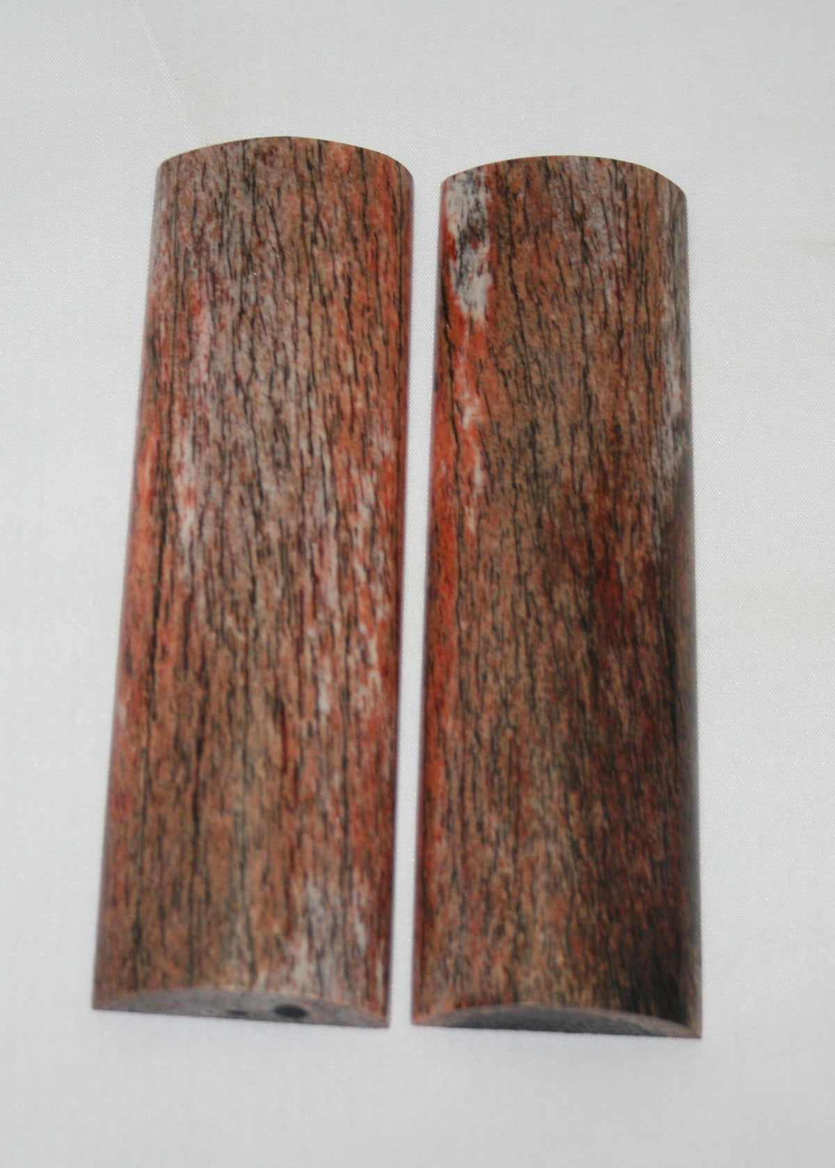 NB105S99 Giraffe Bone Scales