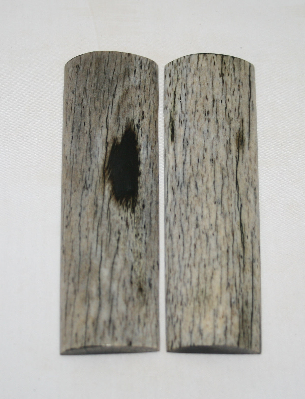 NB105S9 Giraffe Bone Scales