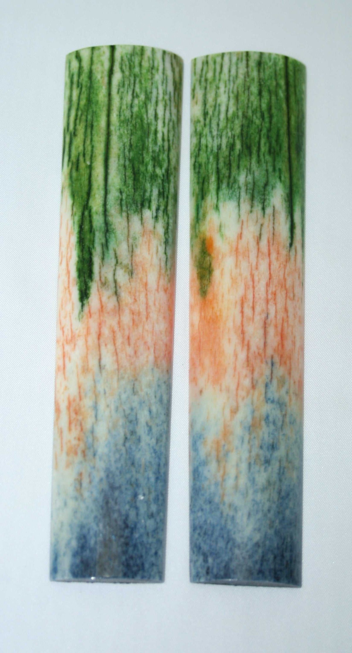 NB105T14 Giraffe Bone Scales