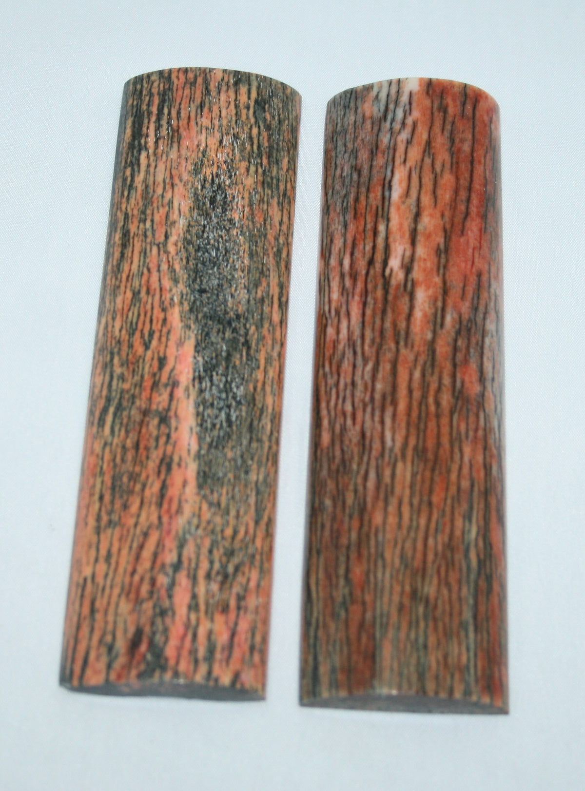 NB105T6 Giraffe Bone Scales