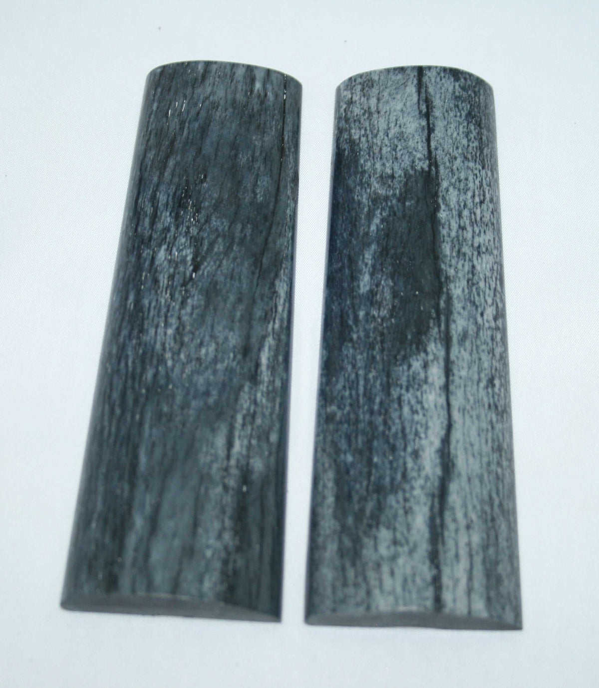 NB105T72 Giraffe Bone Scales