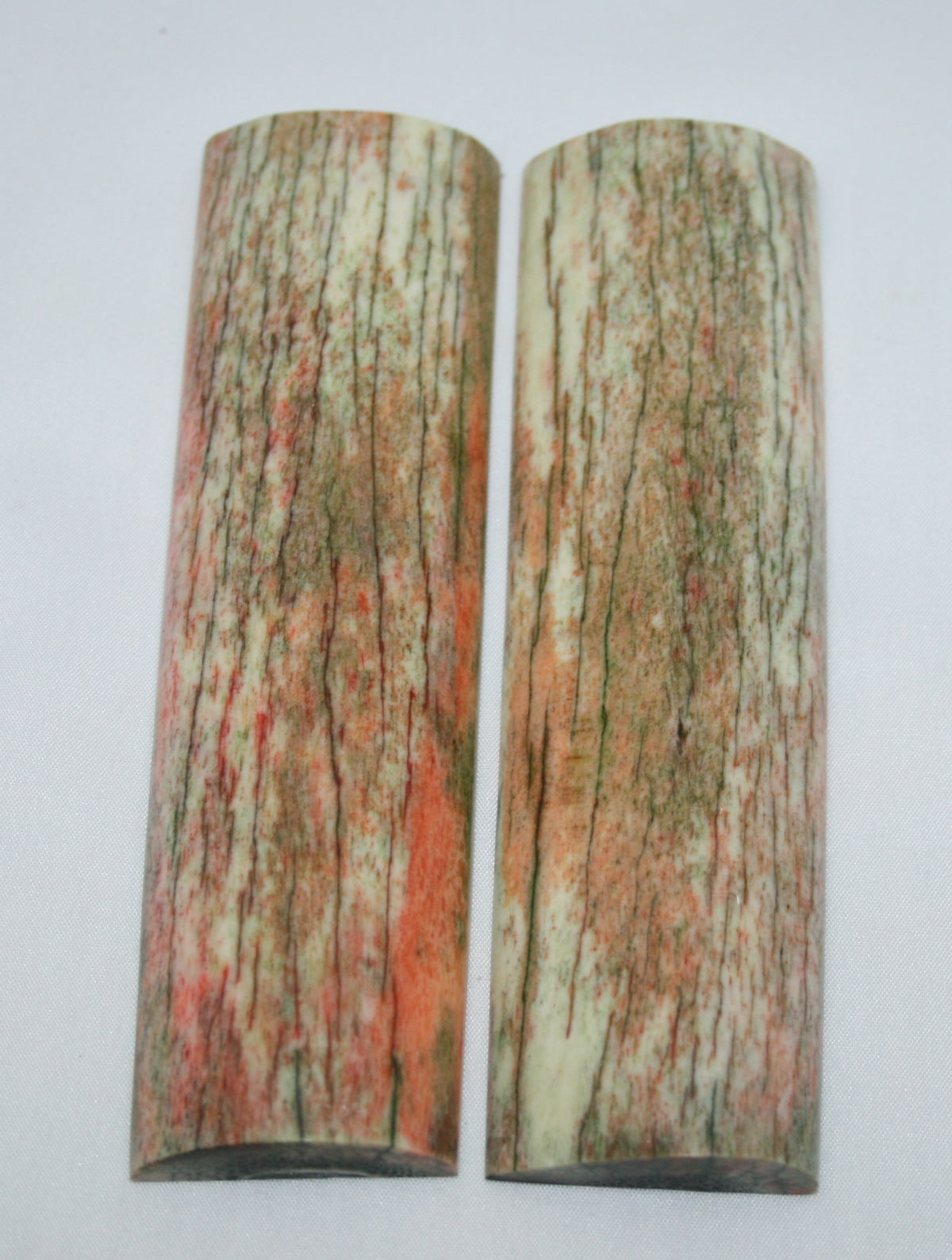 NB105T79 Giraffe Bone Scales