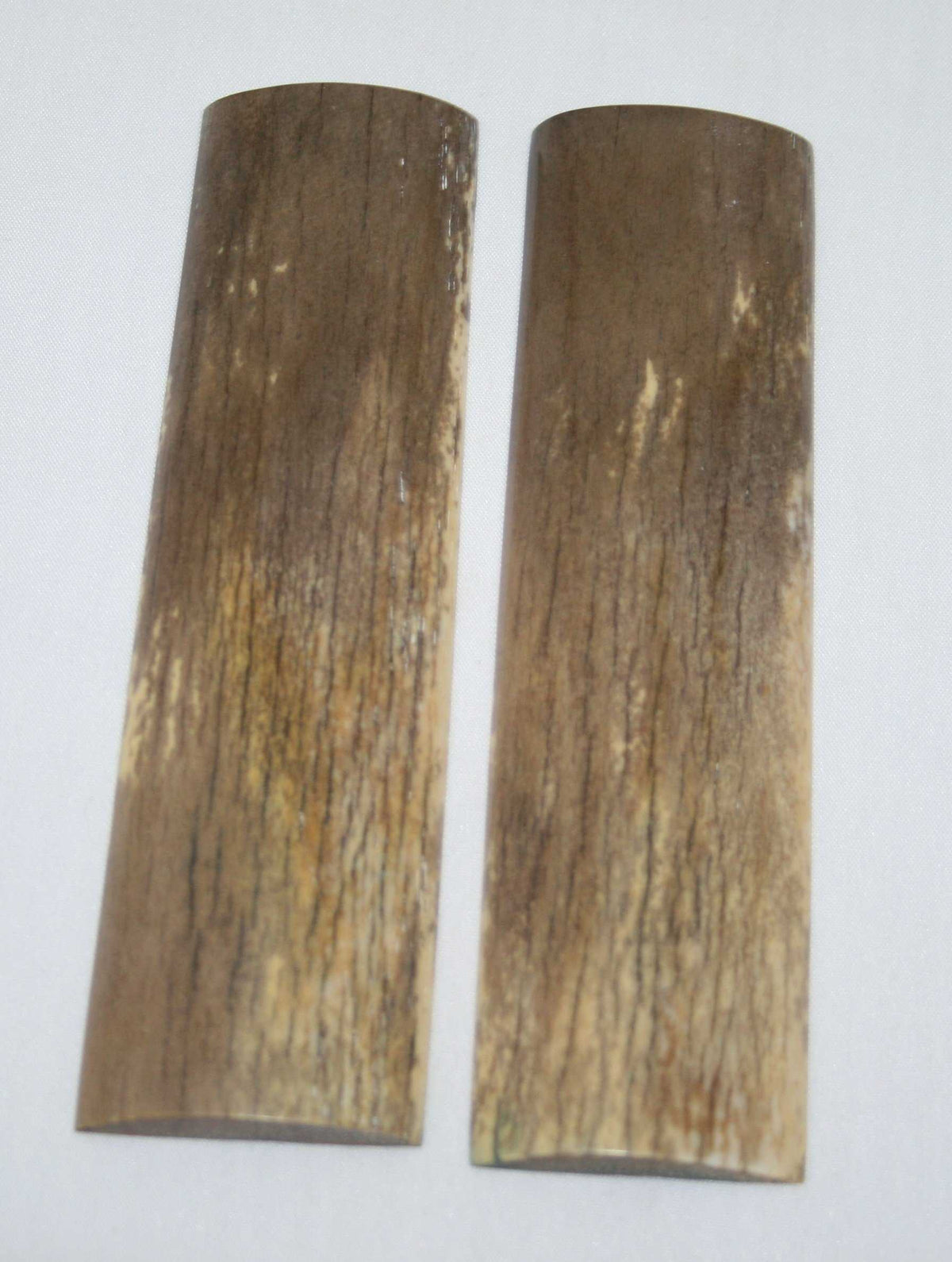 NB105YY35 Giraffe Bone Scales