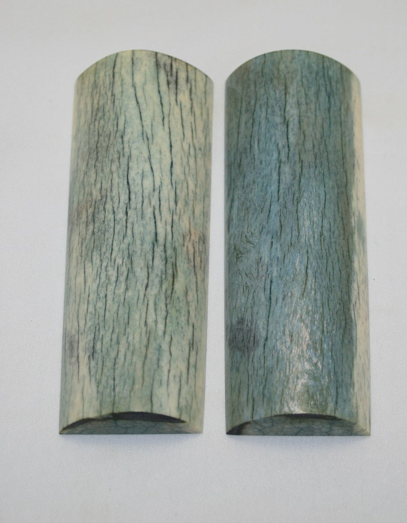 NB108AYA1 Giraffe Bone Scales Set