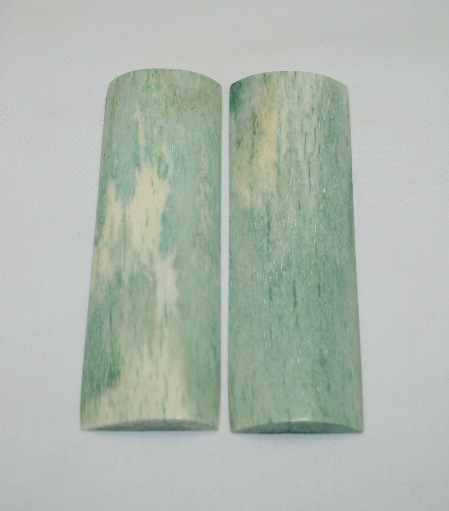 NB108F25 Giraffe Bone Scales Set