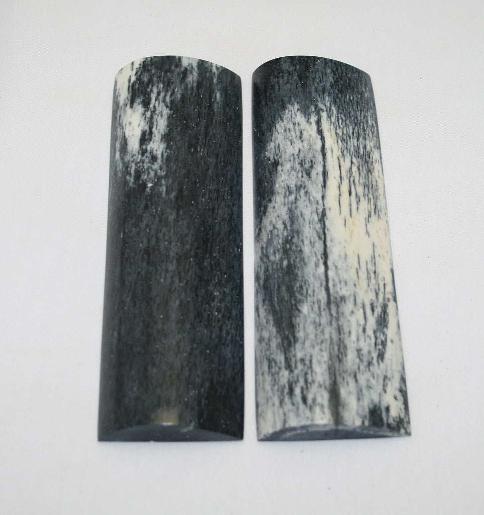 NB108F38 Giraffe Bone Scales Set