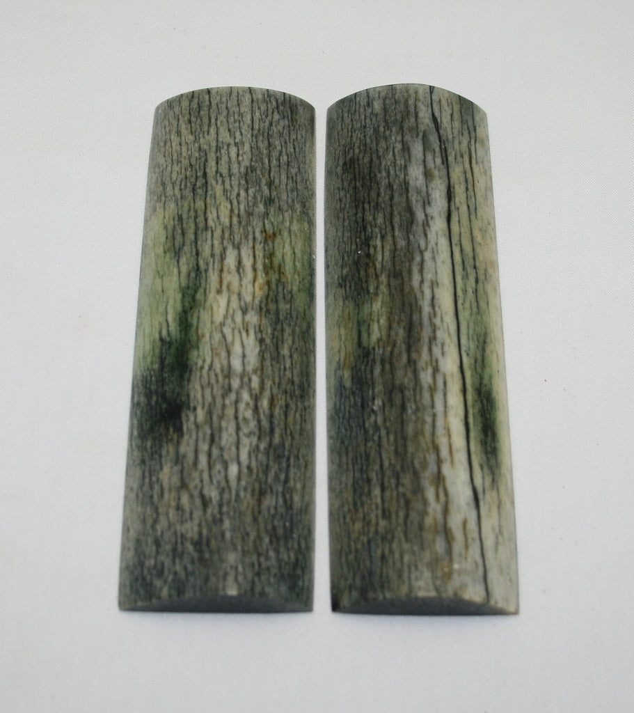 NB108F44 Giraffe Bone Scales Set