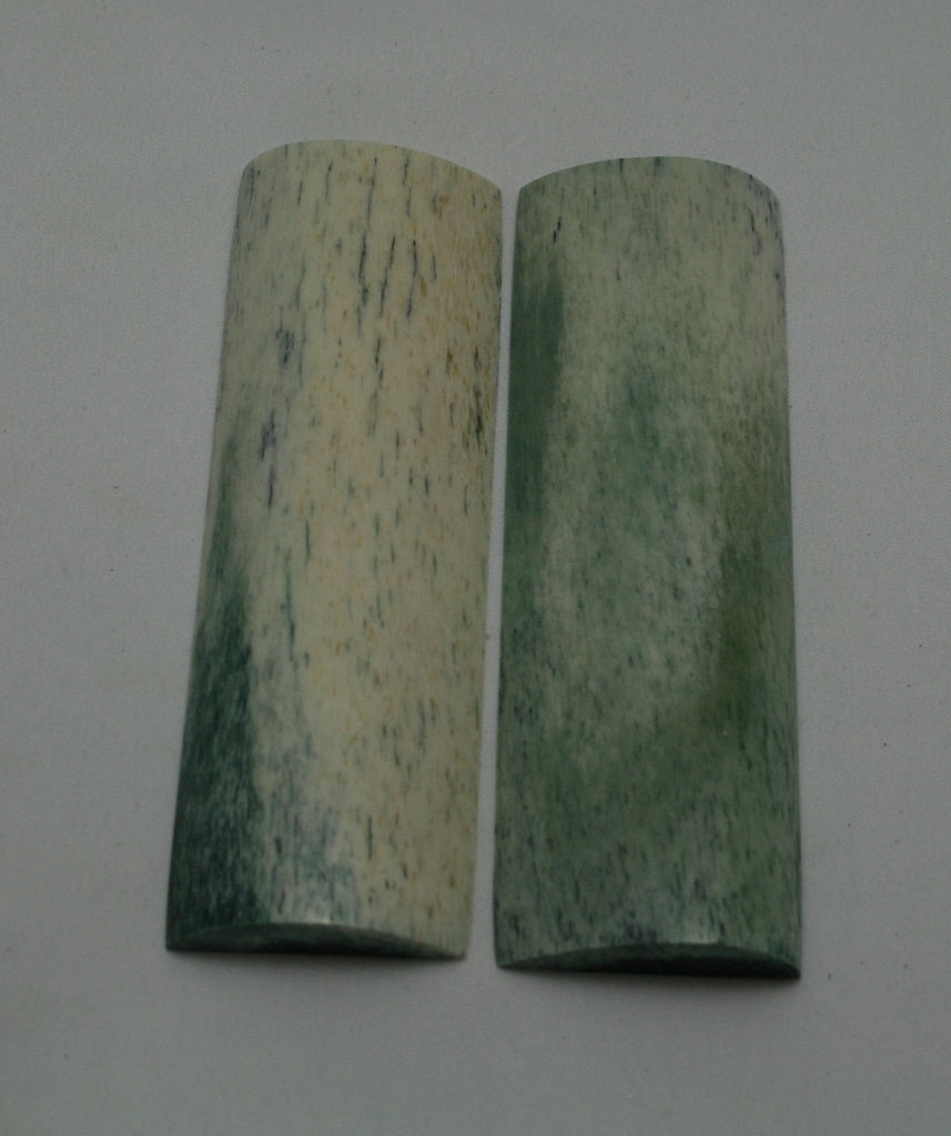 NB108F53 Giraffe Bone Scales Set