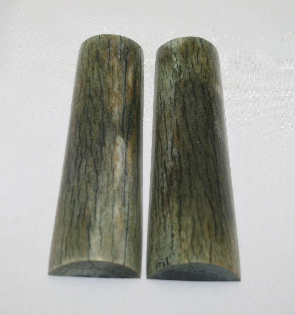 NB108F54 Giraffe Bone Scales Set