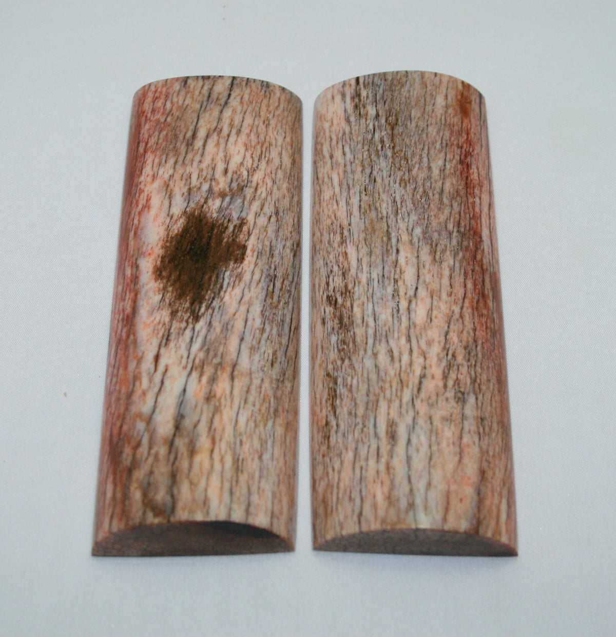 NB108LT18 Giraffe Bone Scales Set