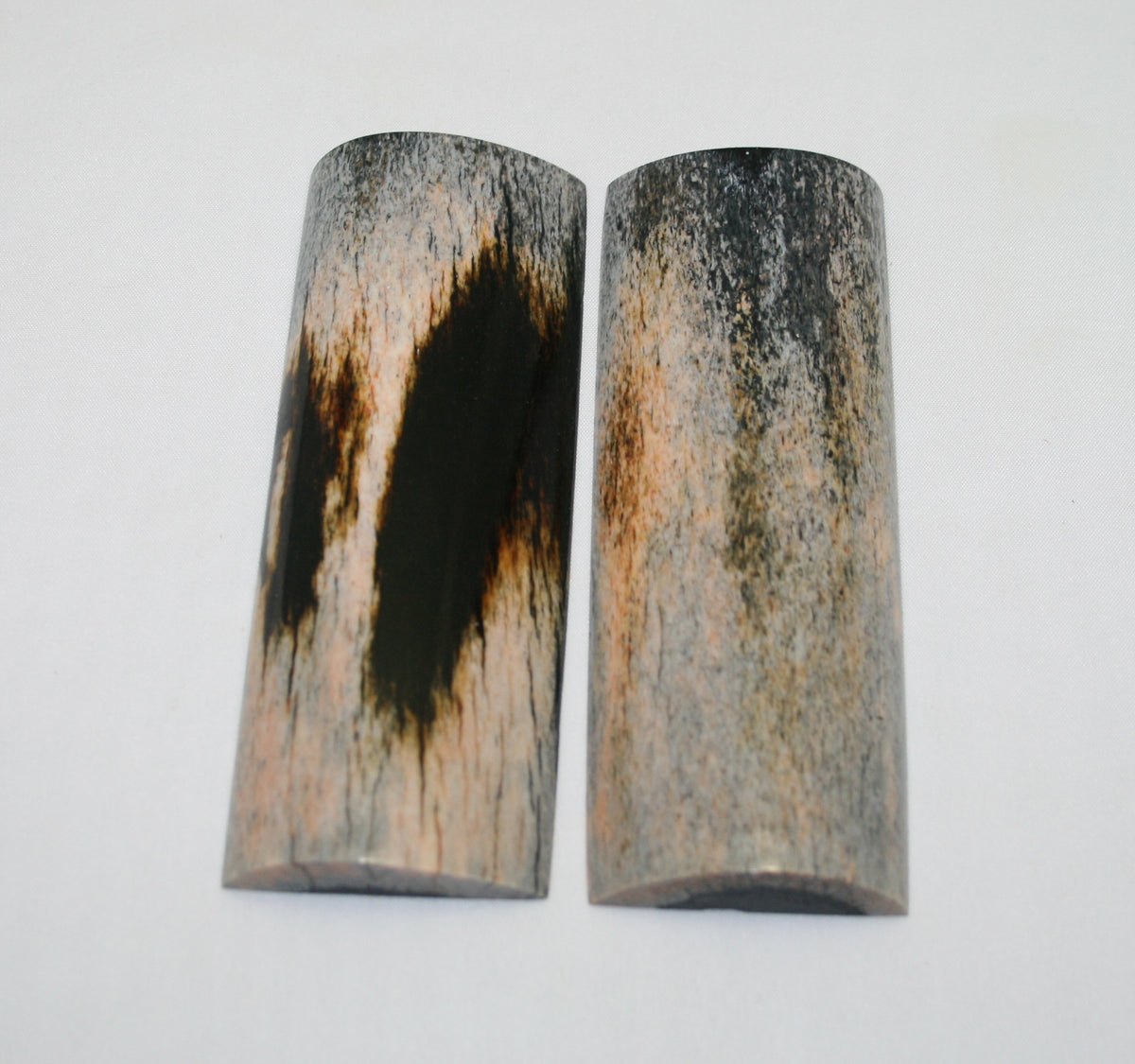 NB108LT25 Giraffe Bone Scales Set