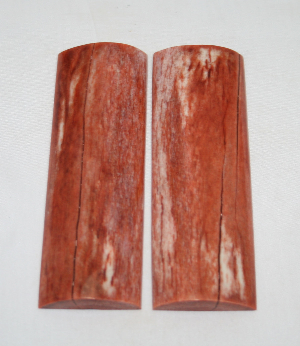 NB108L113 Giraffe Bone Scales Set