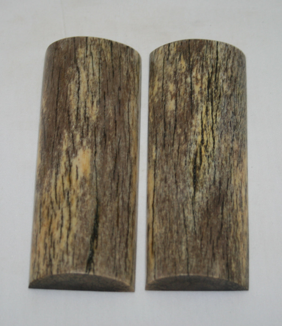 NB108L48 Giraffe Bone Scales Set