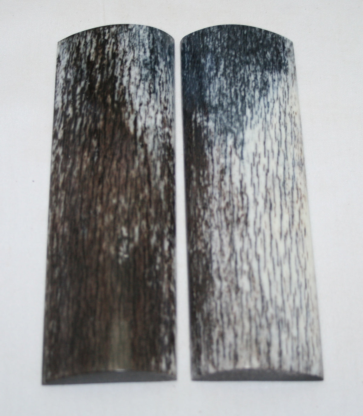 NB108L73 Giraffe Bone Scales Set