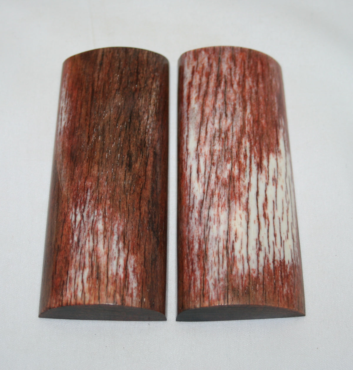 NB108L76 Giraffe Bone Scales Set