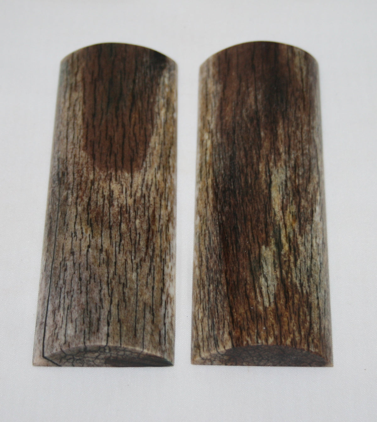 NB108M116 Giraffe Bone Scales