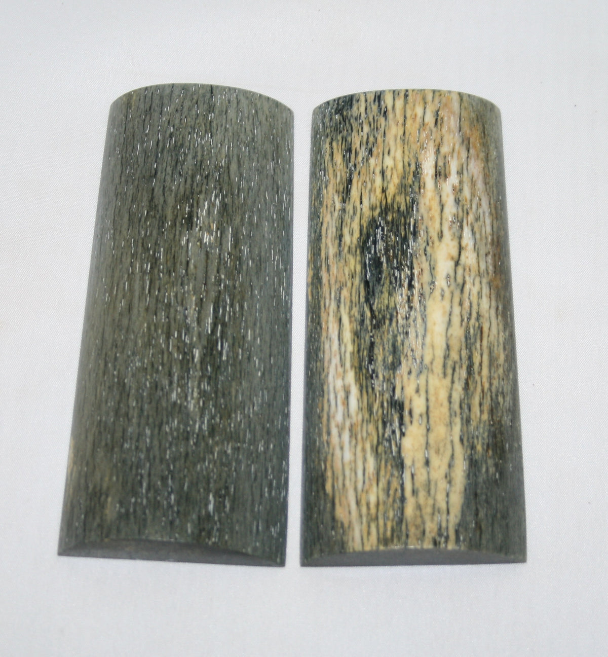 NB108M127 Giraffe Bone Scales