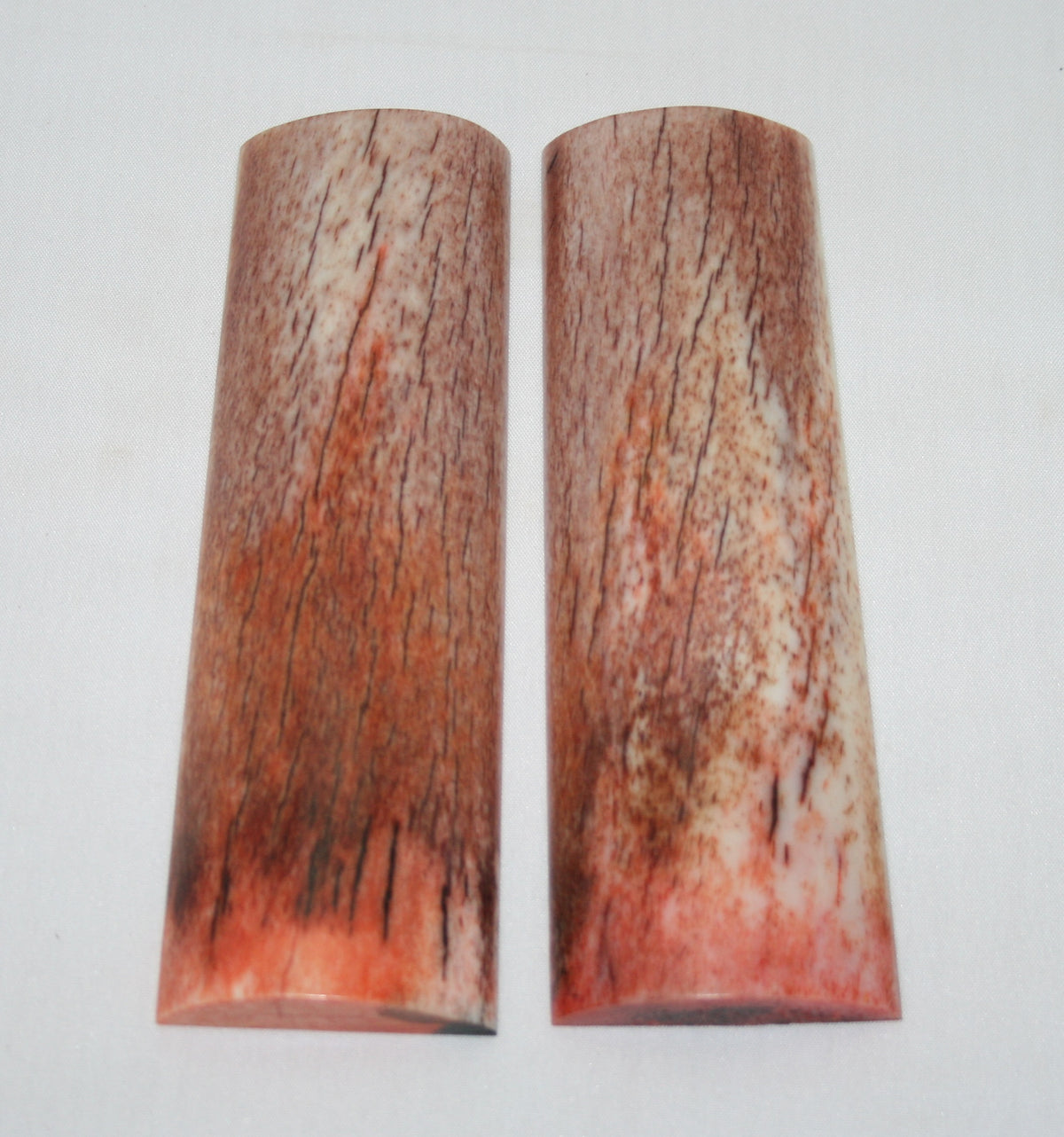 NB108M132 Giraffe Bone Scales