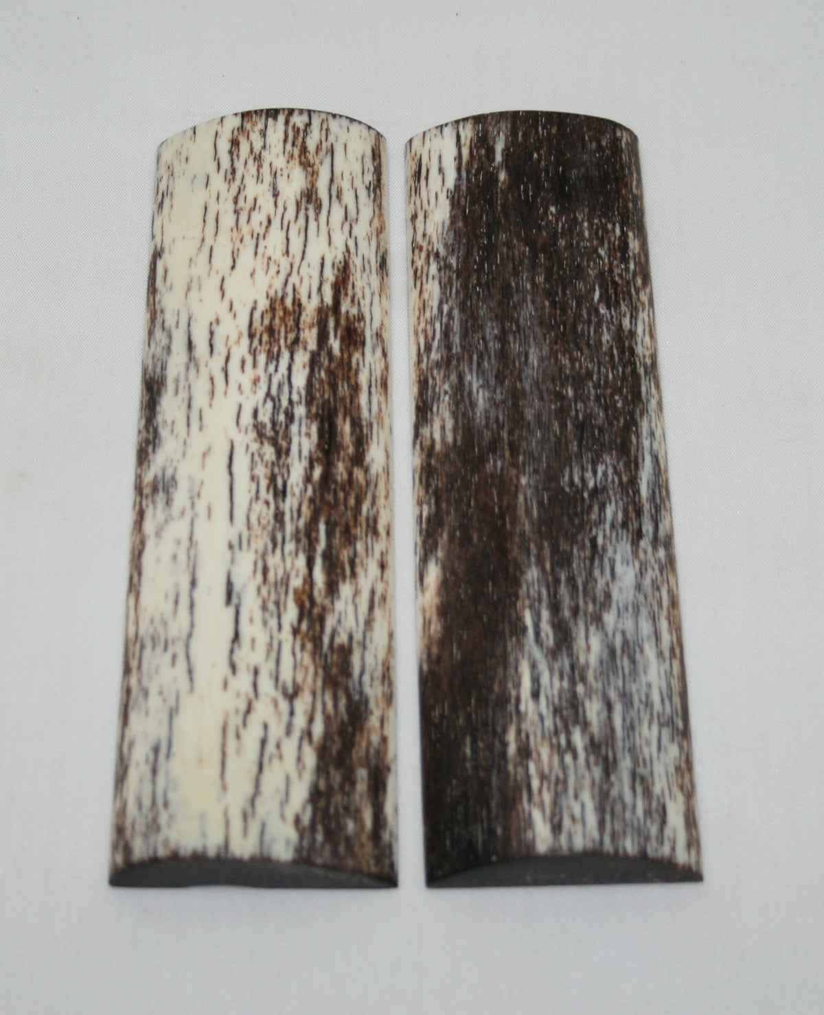 NB108M133 Giraffe Bone Scales