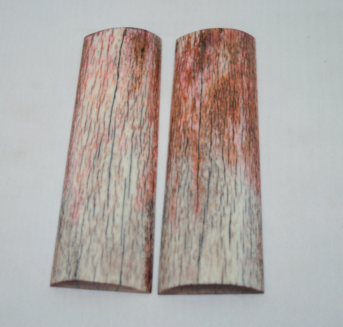 NB108M138 Giraffe Bone Scales