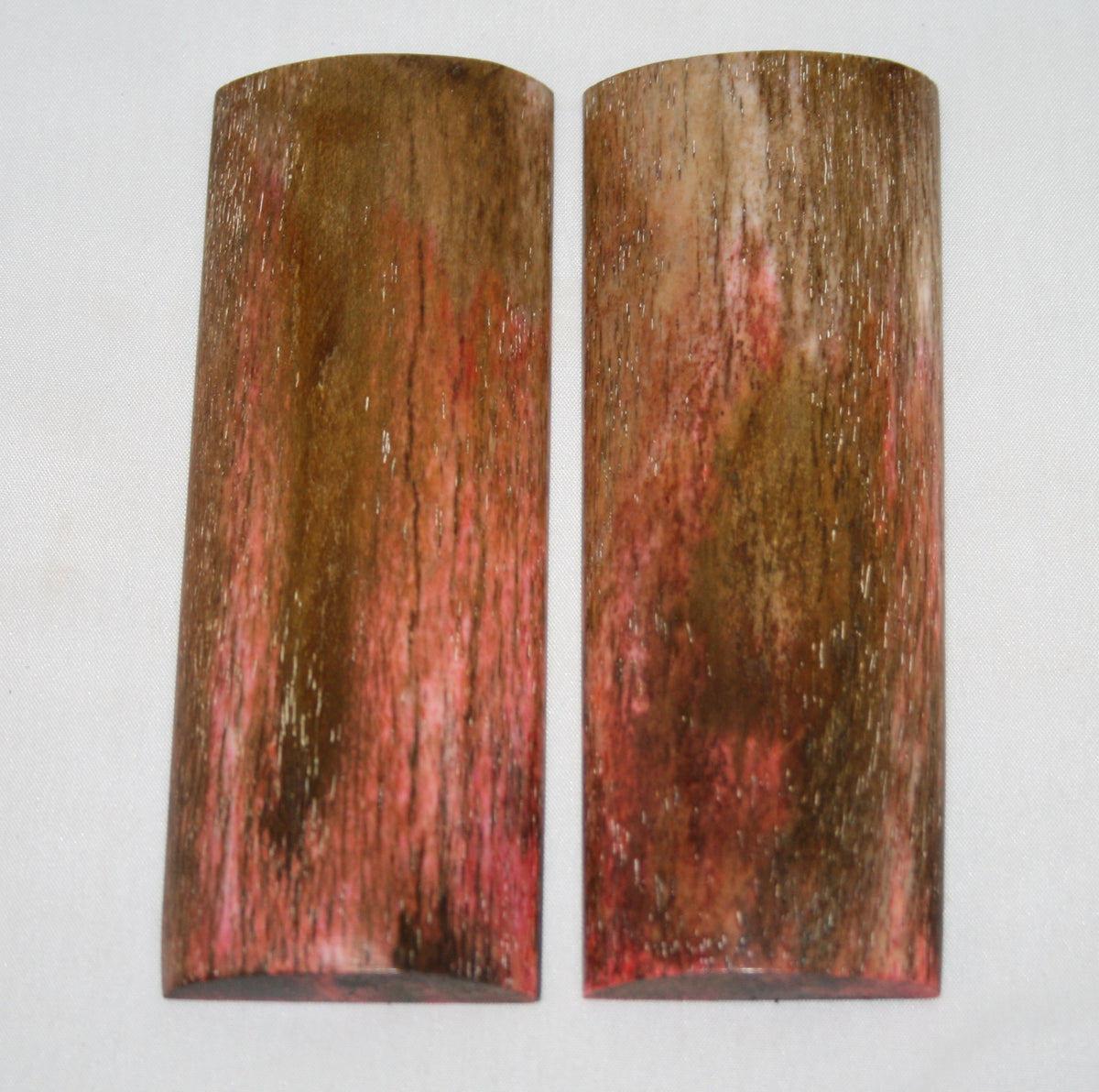 NB108M142 Giraffe Bone Scales