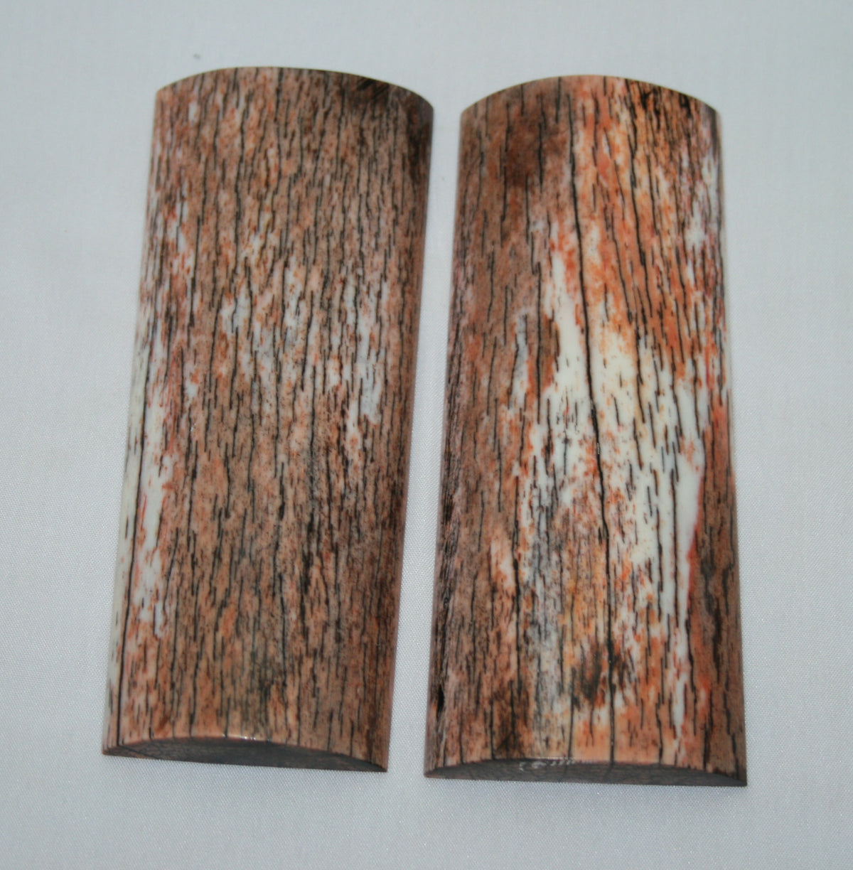 NB108M85 Giraffe Bone Scales Set