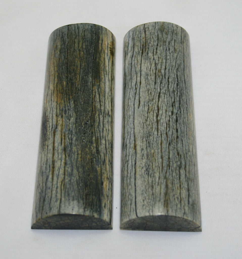 NB108MJ122 Giraffe Bone Scales Set