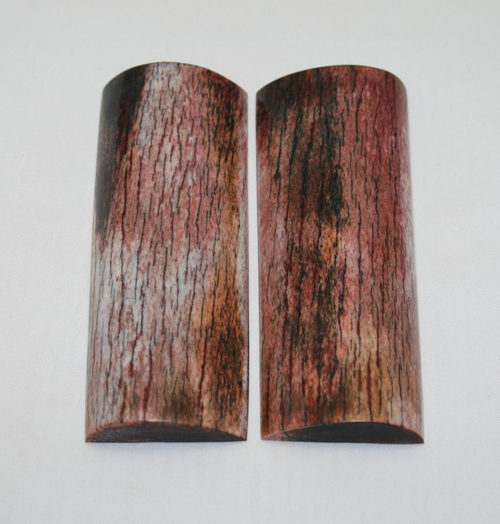 NB108MJ147 Giraffe Bone Scales Set