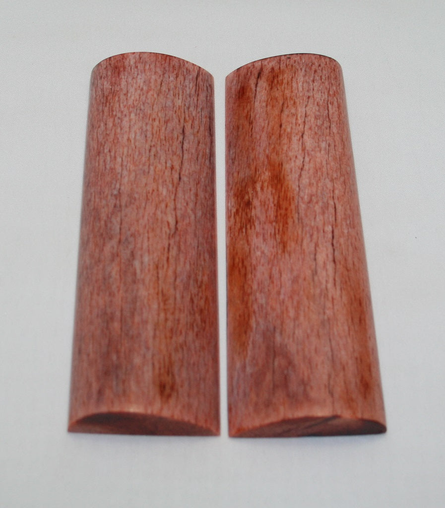 NB108MJ219 Giraffe Bone Scales Set