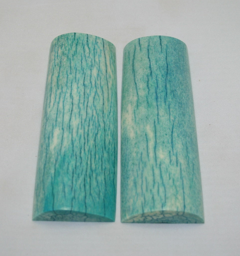 NB108MJ47 Giraffe Bone Scales Set