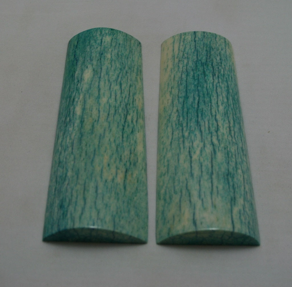 NB108MJ50 Giraffe Bone Scales Set