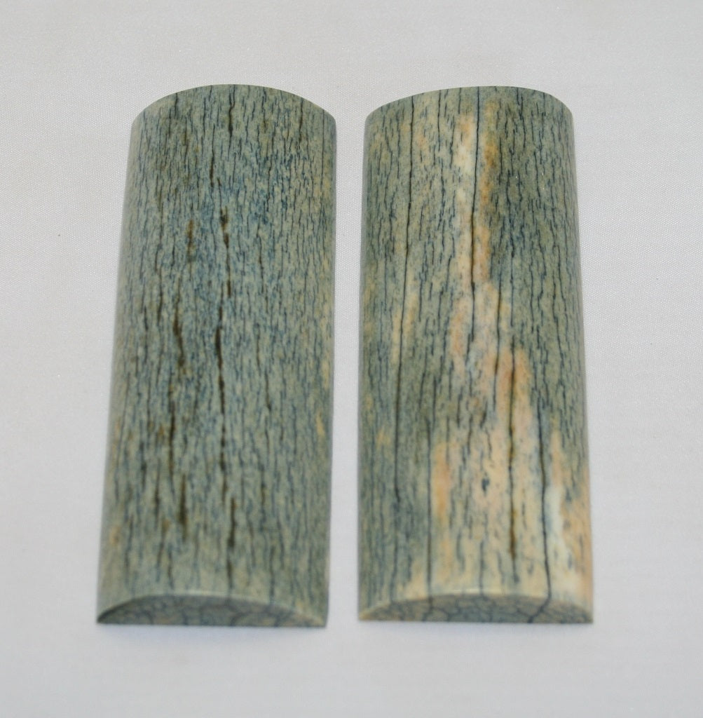 NB108MJ64 Giraffe Bone Scales Set