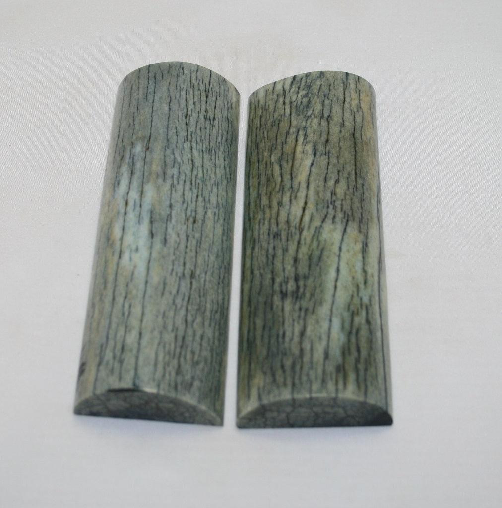 NB108MJ98 Giraffe Bone Scales Set