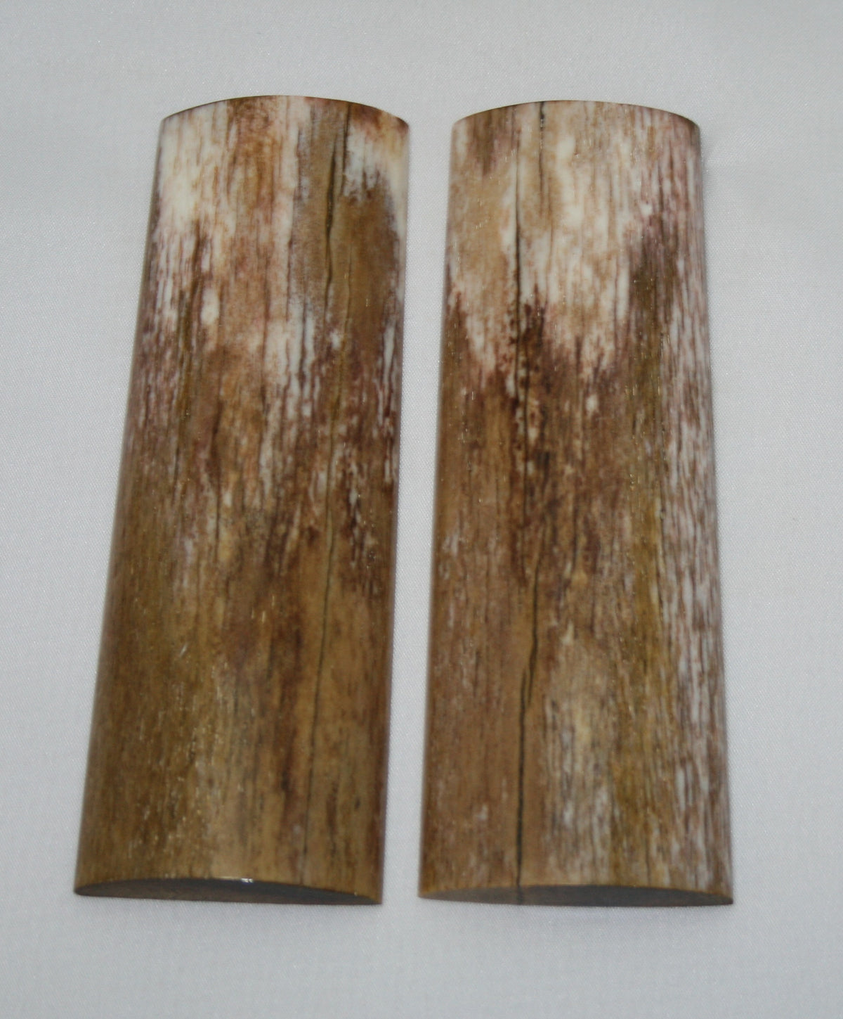 NB108N24 Giraffe Bone Scales Set