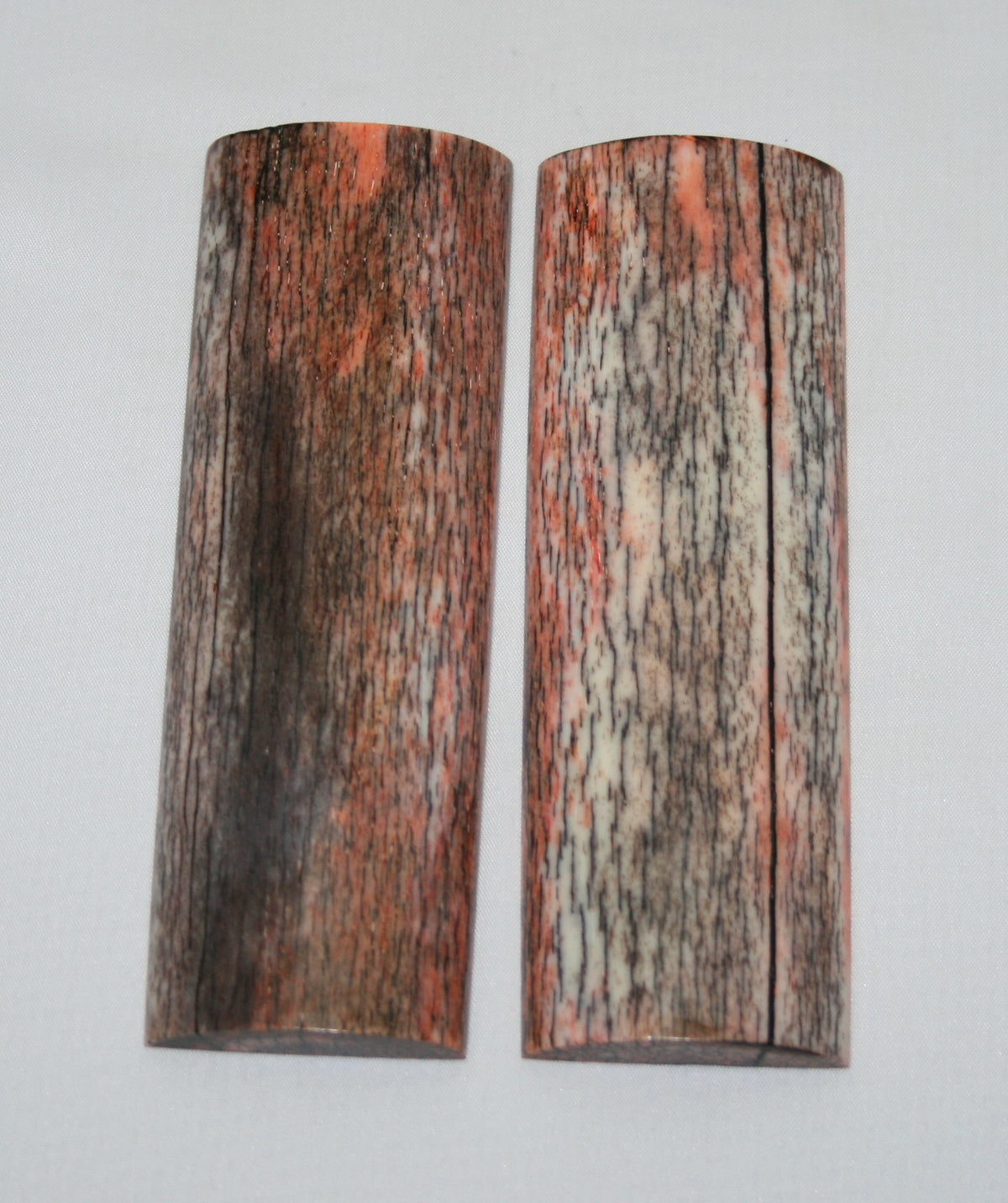 NB108N49 Giraffe Bone Scales Set