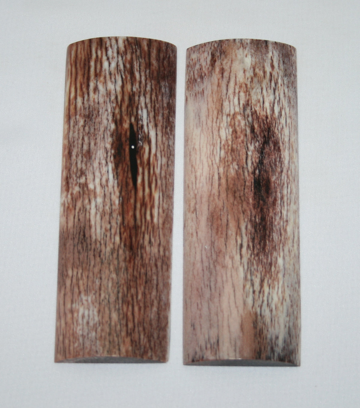 NB108N57 Giraffe Bone Scales Set