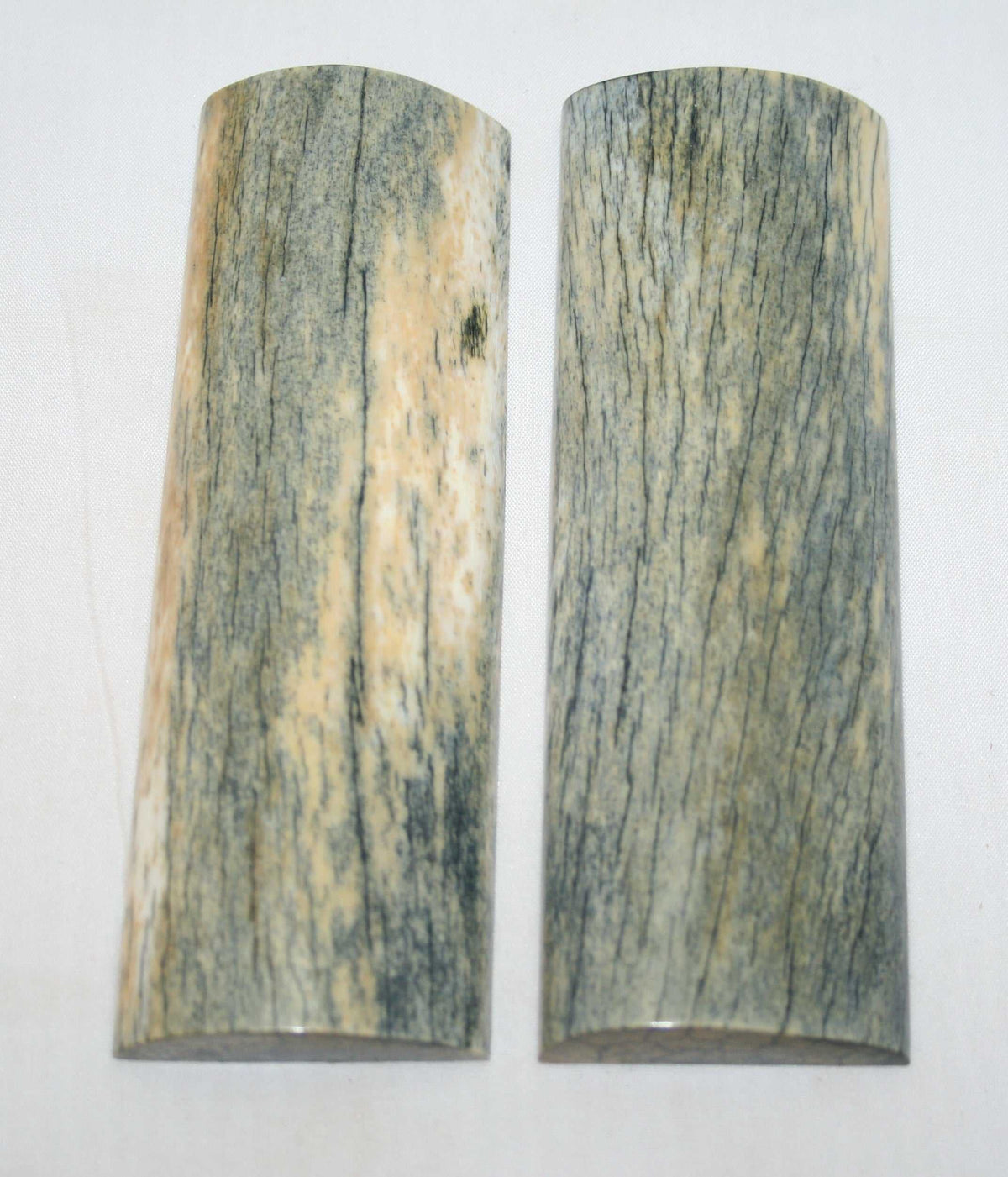 NB108S102 Giraffe Bone Scales