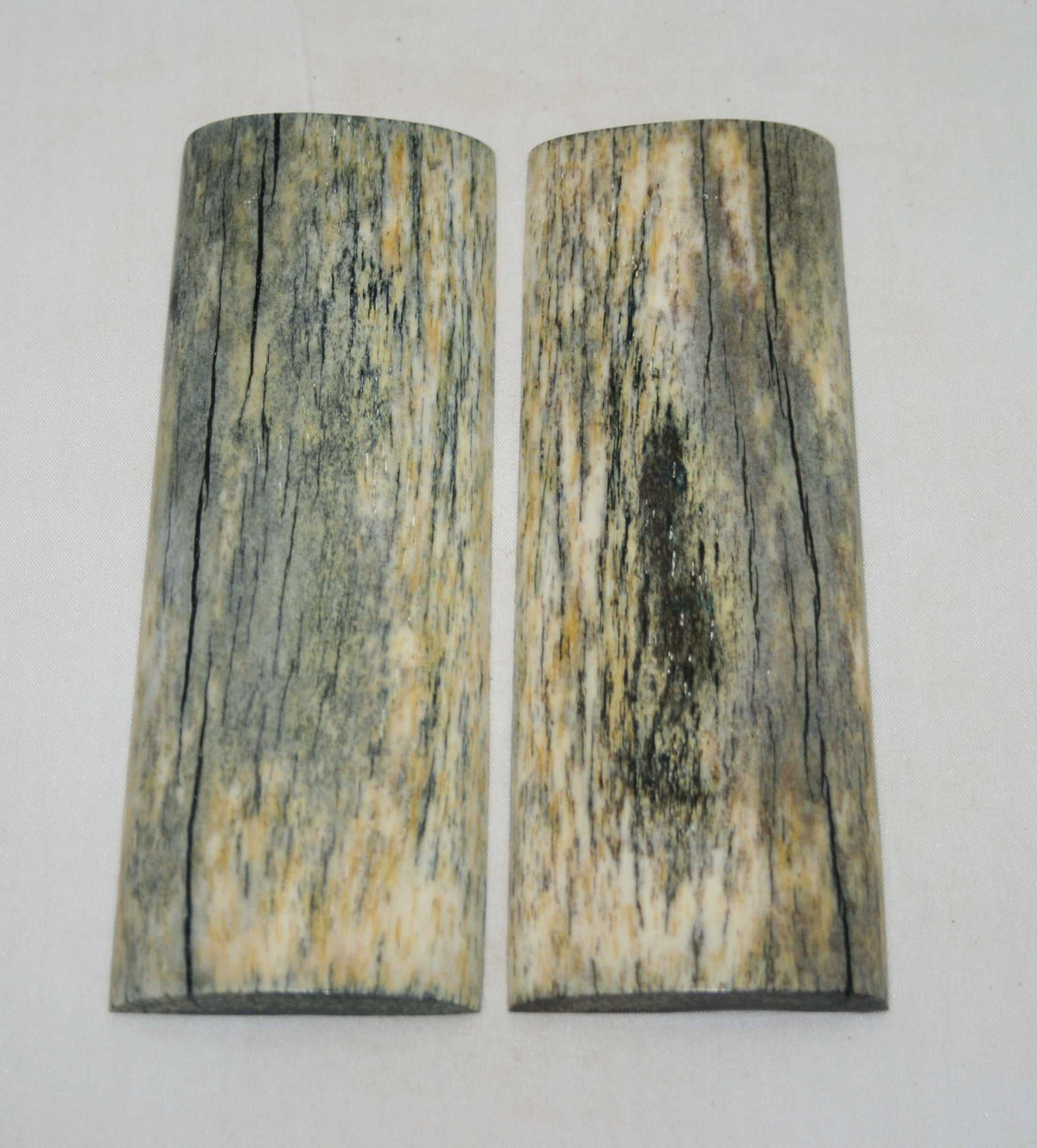 NB108S124 Giraffe Bone Scales