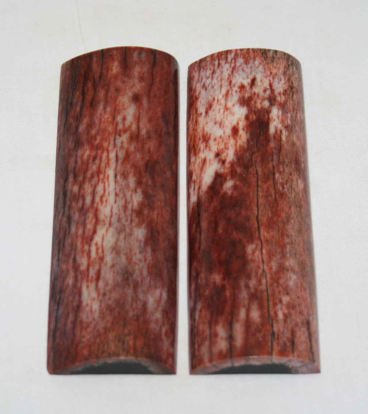 NB108S126 Giraffe Bone Scales