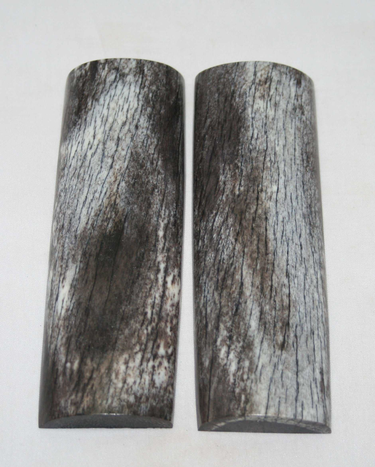 NB108S140 Giraffe Bone Scales