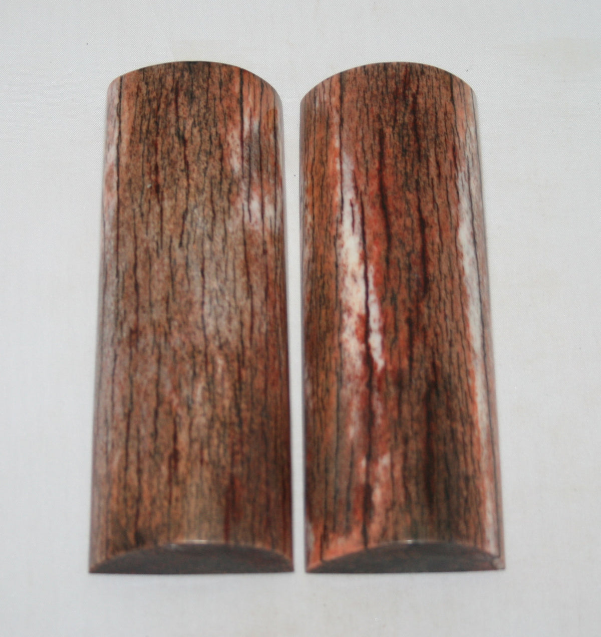 NB108S150 Giraffe Bone Scales