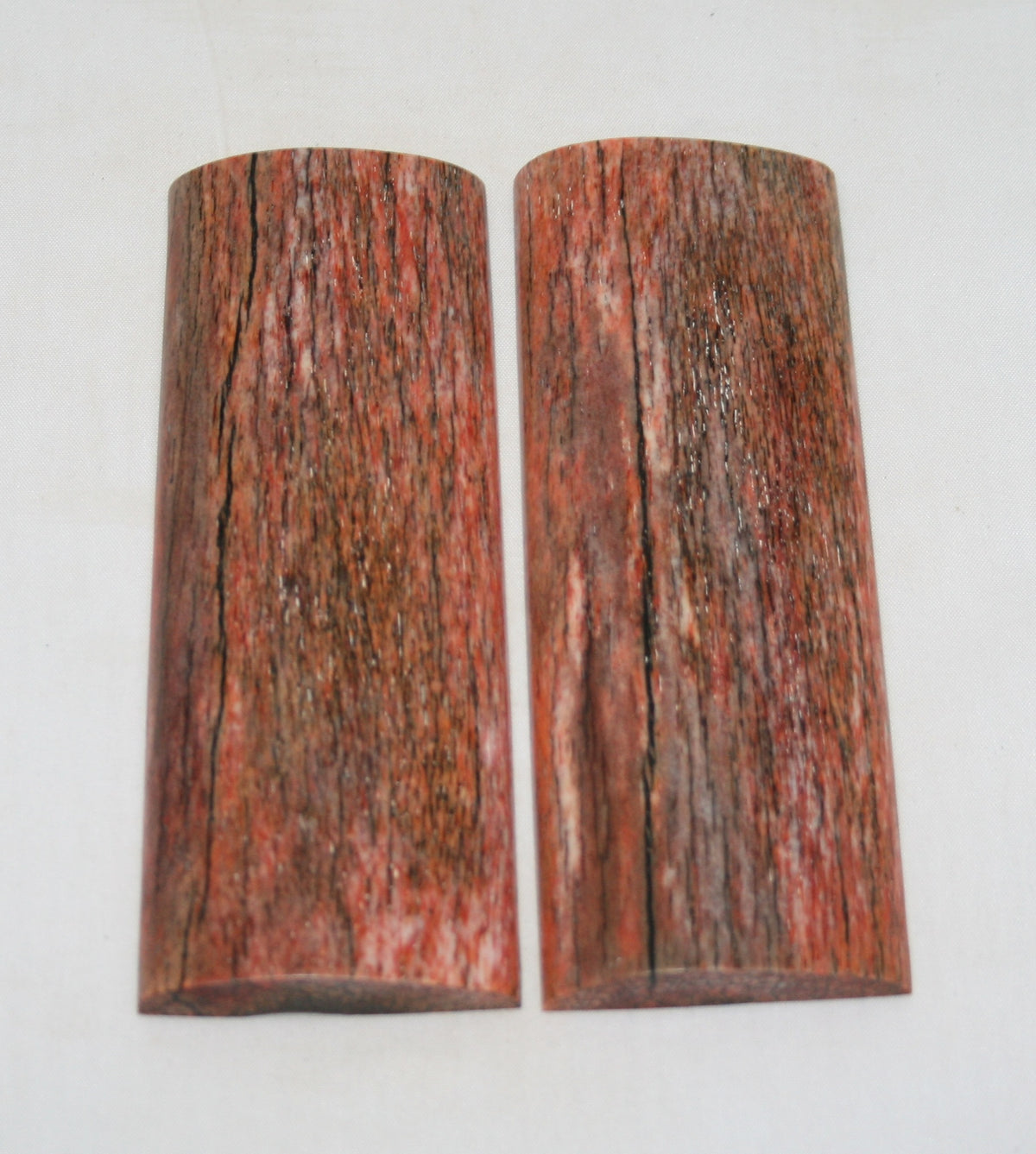 NB108S153 Giraffe Bone Scales