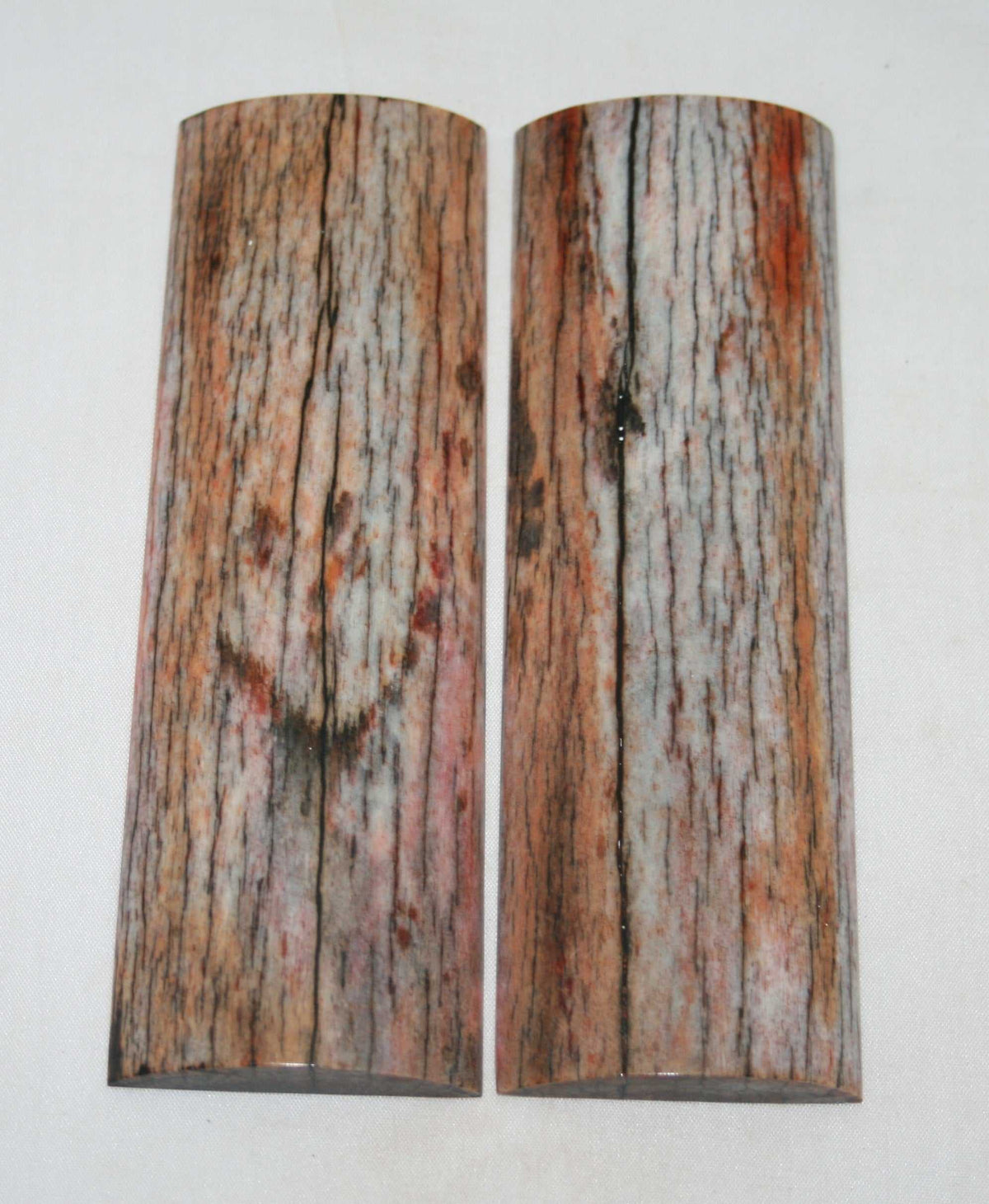 NB108S162 Giraffe Bone Scales