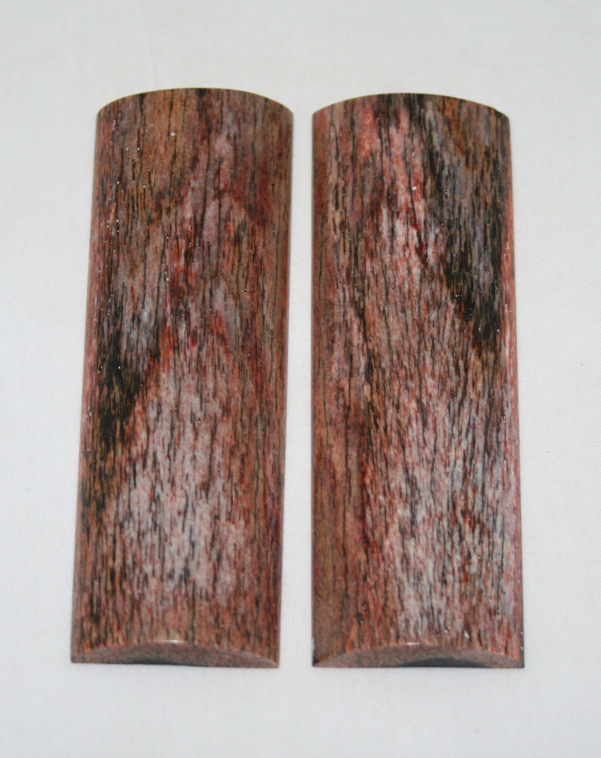 NB108S16 Giraffe Bone Scales