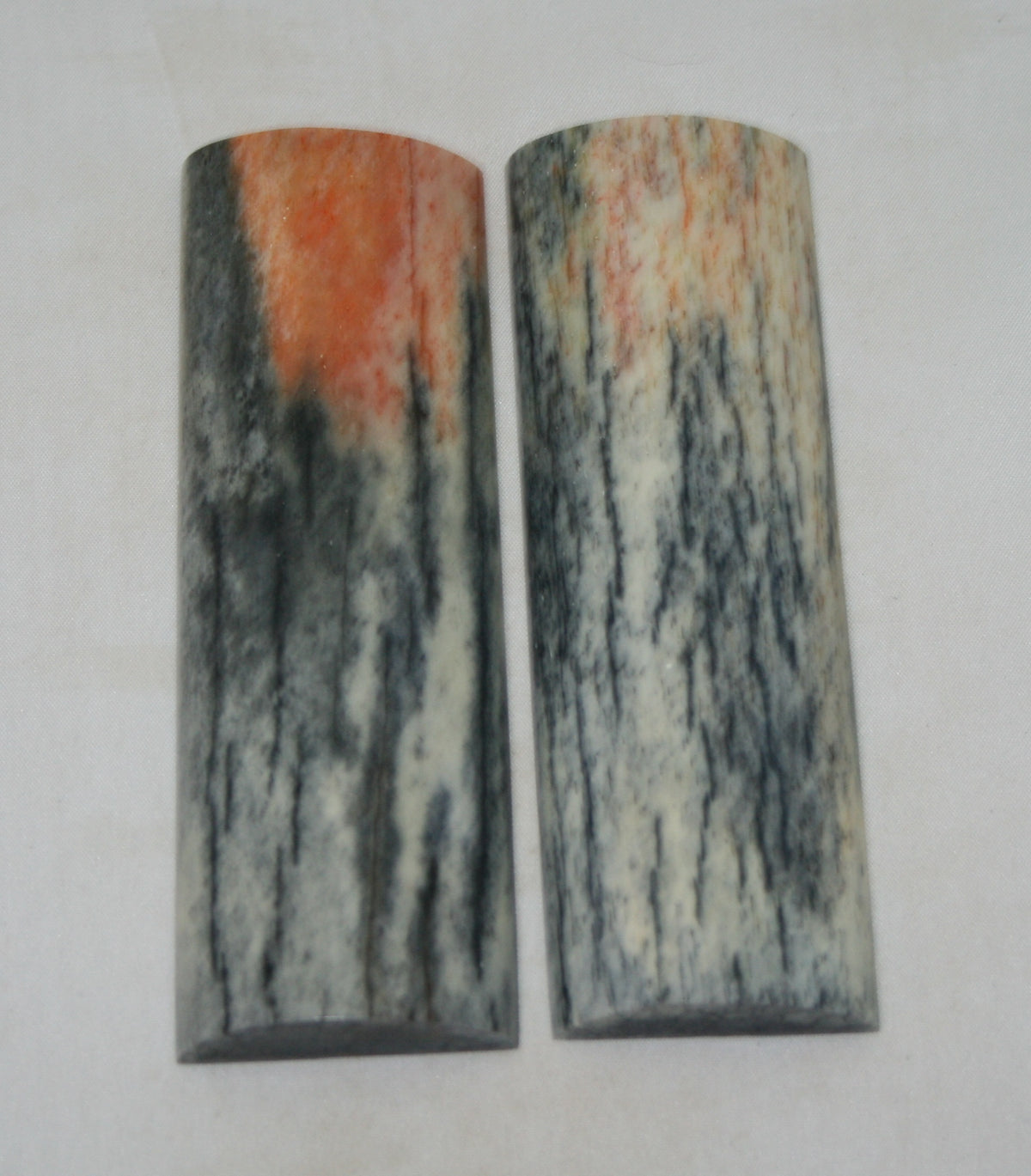 NB108S208 Giraffe Bone Scales