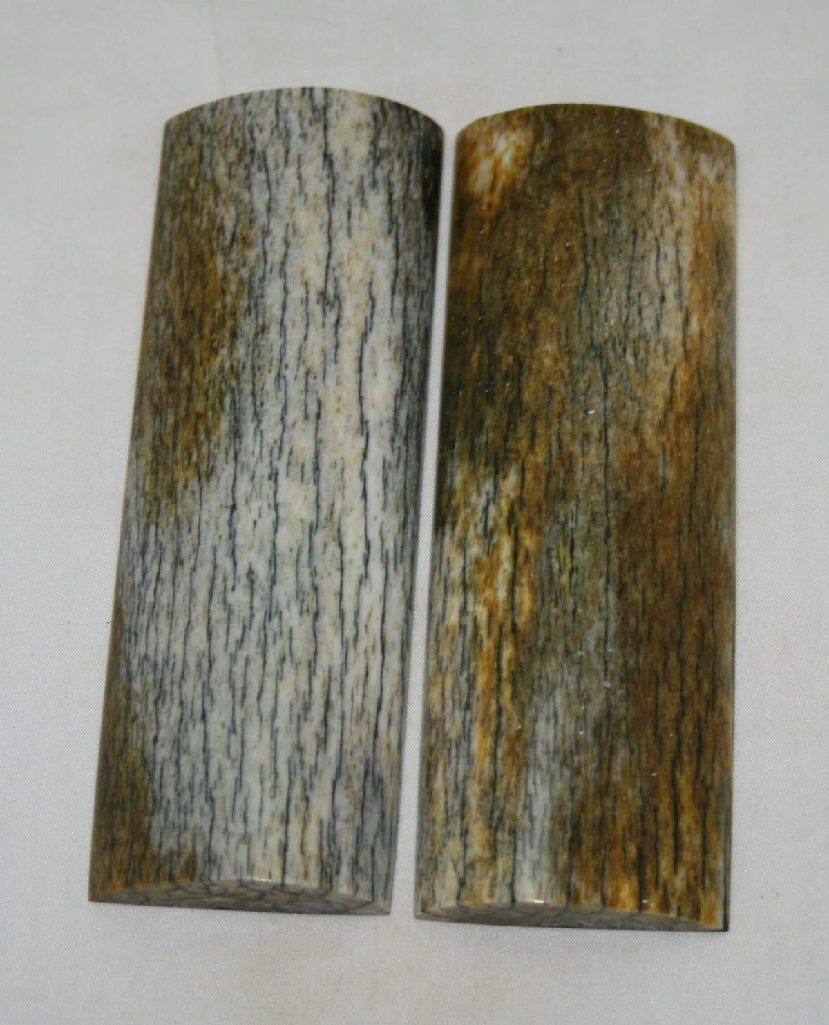 NB108S219 Giraffe Bone Scales