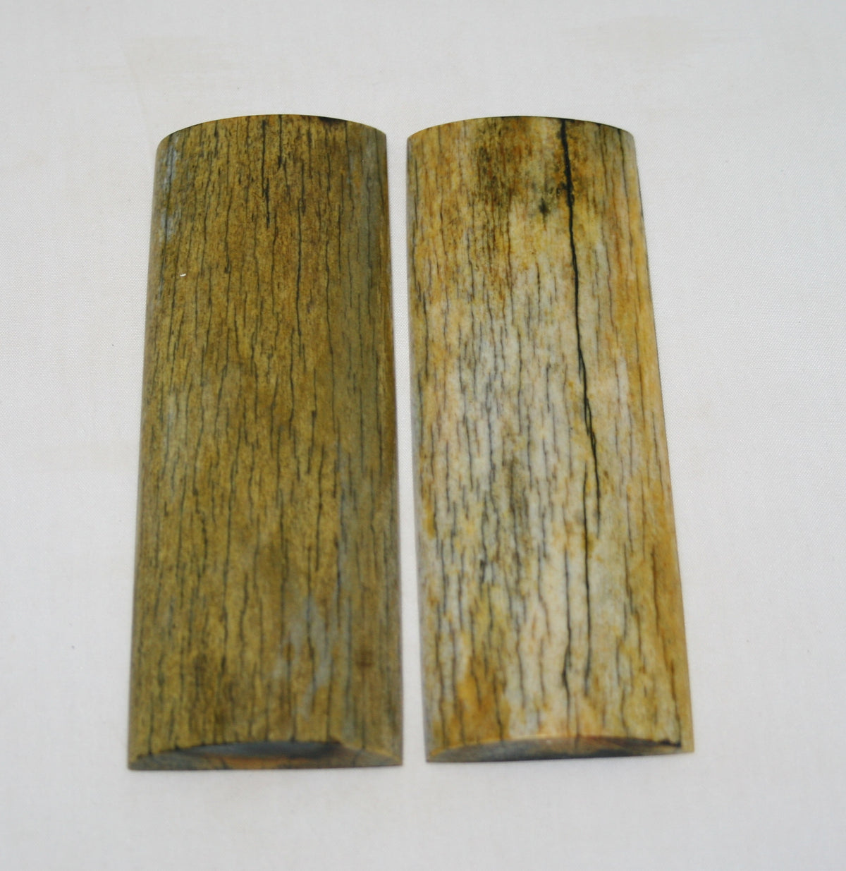 NB108S42 Giraffe Bone Scales