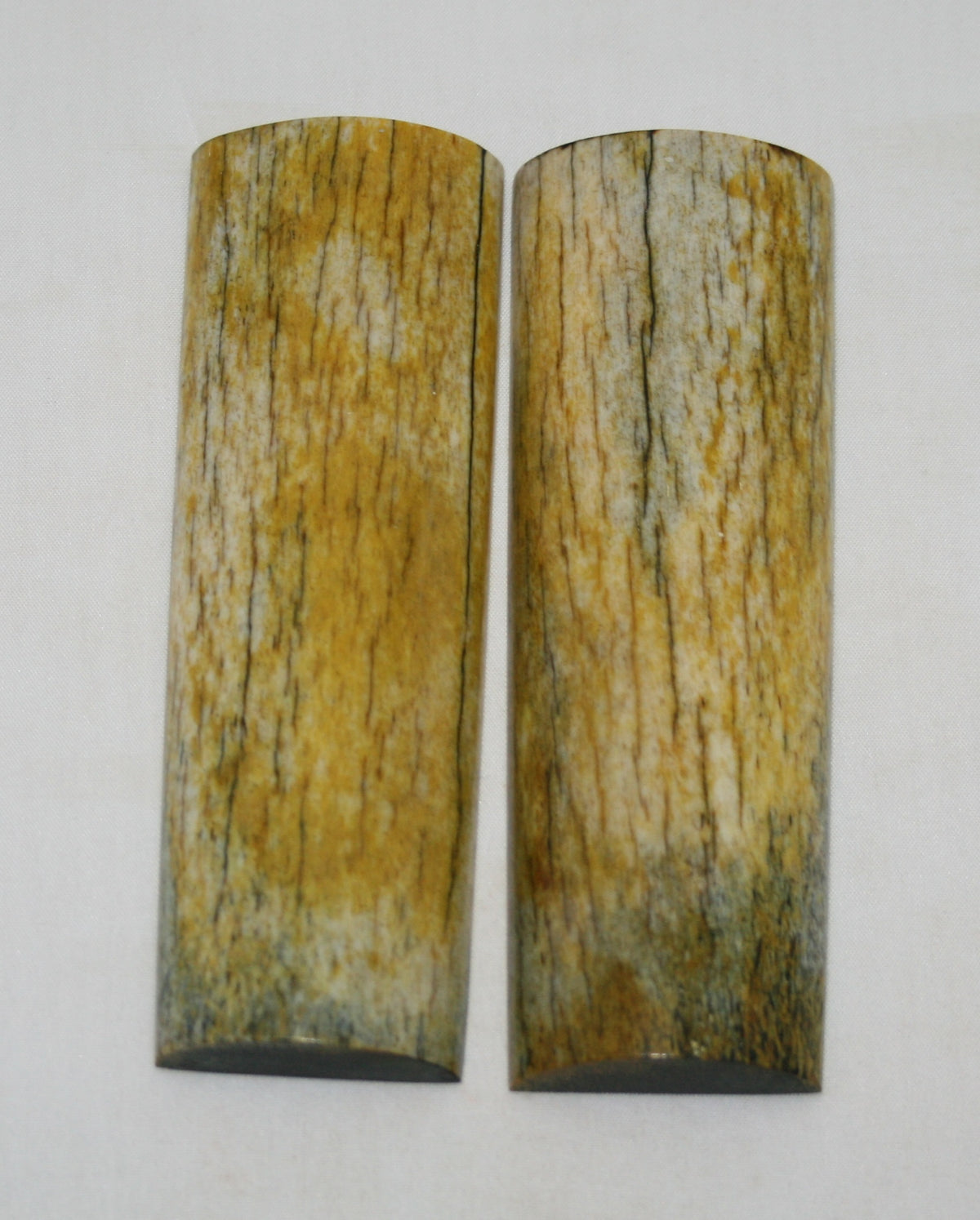 NB108S56 Giraffe Bone Scales