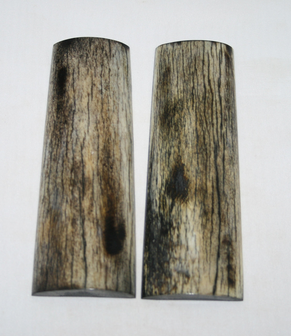 NB108S57 Giraffe Bone Scales