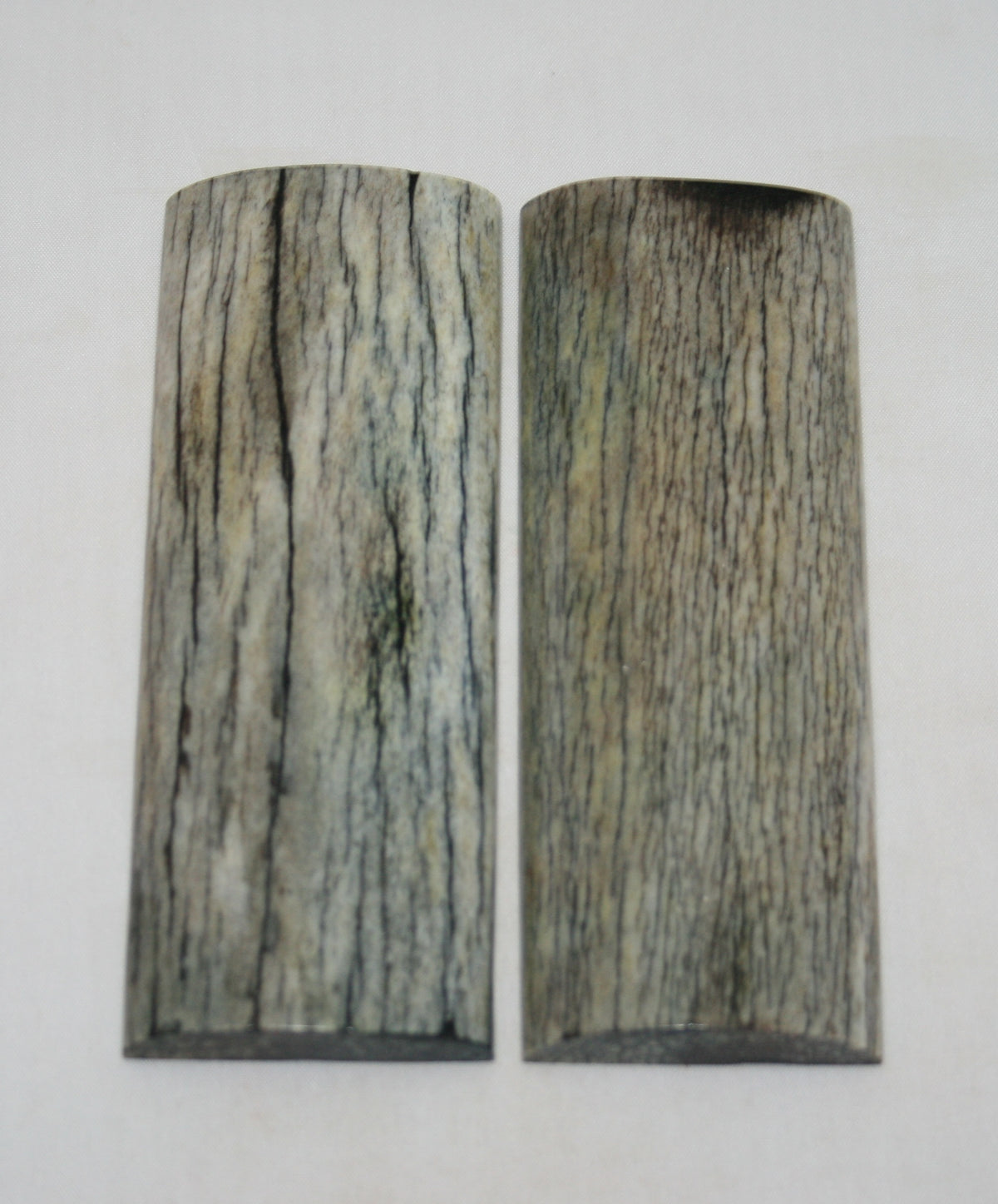 NB108S71 Giraffe Bone Scales